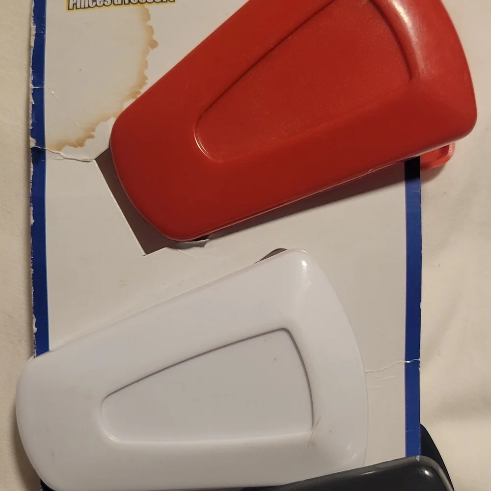 Universal Red, White, and Black Clips Holder